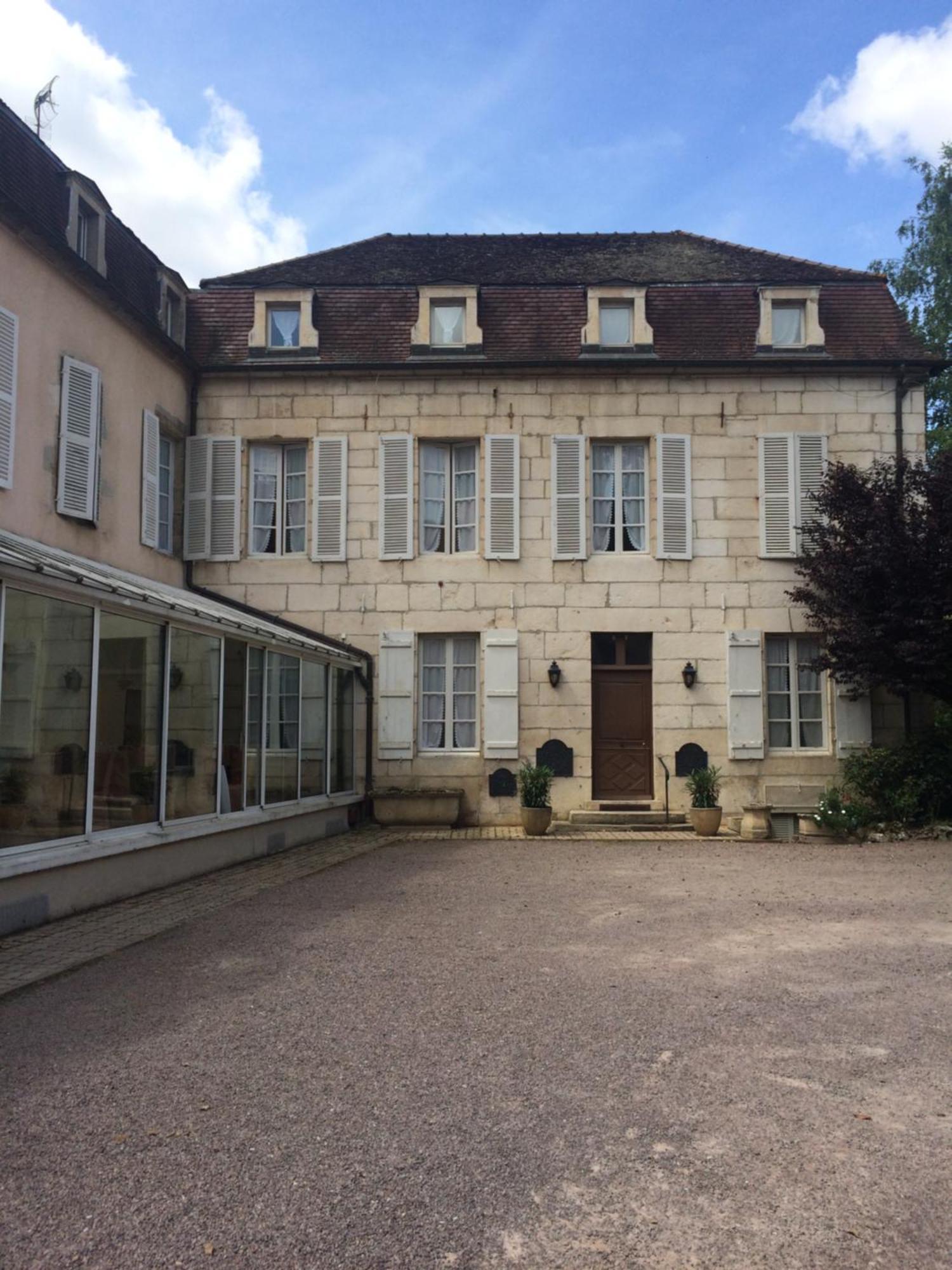 Hotel Des Cymaises Semur-en-Auxois Esterno foto
